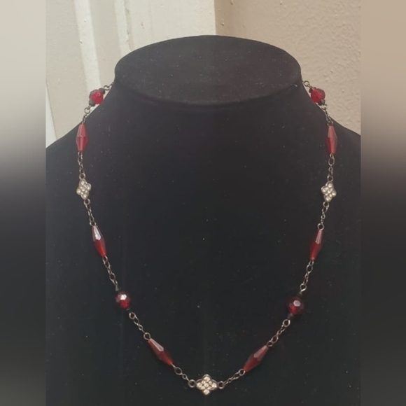 Red Glass Beads And Crystal Linked Necklace.🌴 - Picture 2 of 9